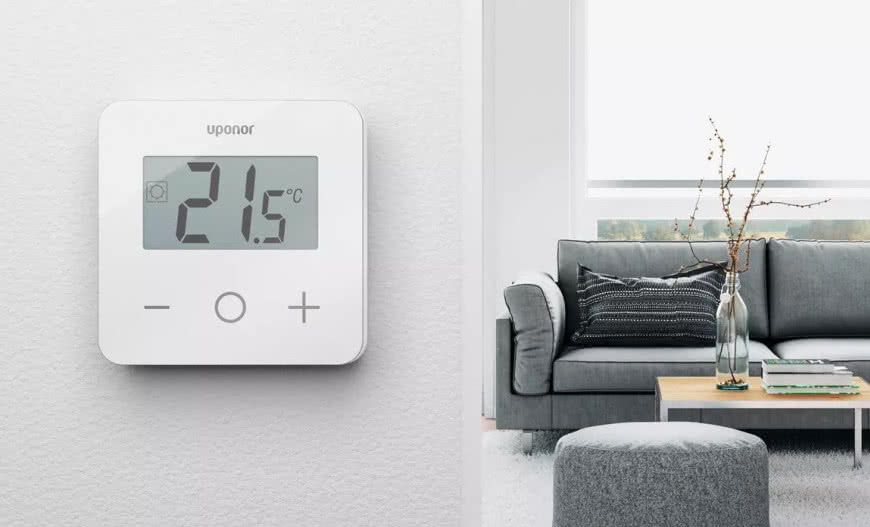 Uponor T-27 - termostat przewodowy z dużym wyświetlaczem
